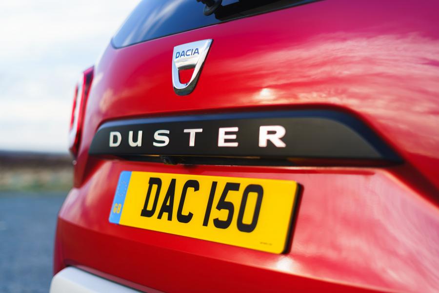 Логотип Dacia Duster Techroad 2019 года  (UK) (фото 28 из 40)